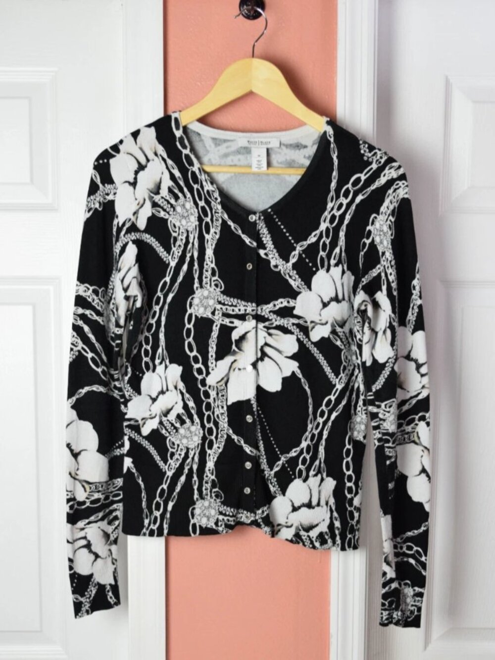 WHITE HOUSE BLACK MARKET FLORAL CHAIN PRINT BLACK CARDIGAN